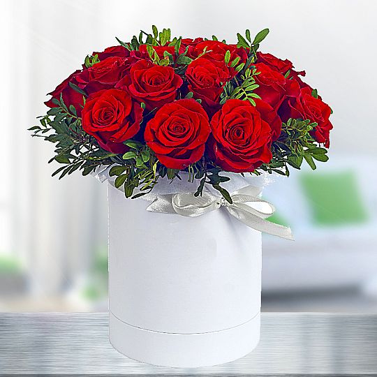 Flowerbox Czerwone Róże z przybraniem