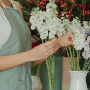 Jak szybka jest florystyczna poczta? Czas dostawy kwiatów