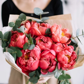 Jak wybrać idealne kwiaty na urodziny? Sprawdź nasze porady!