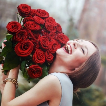 Róże – kwiaty, które kochają kobiety. Podaruj bukiet swojej ukochanej!