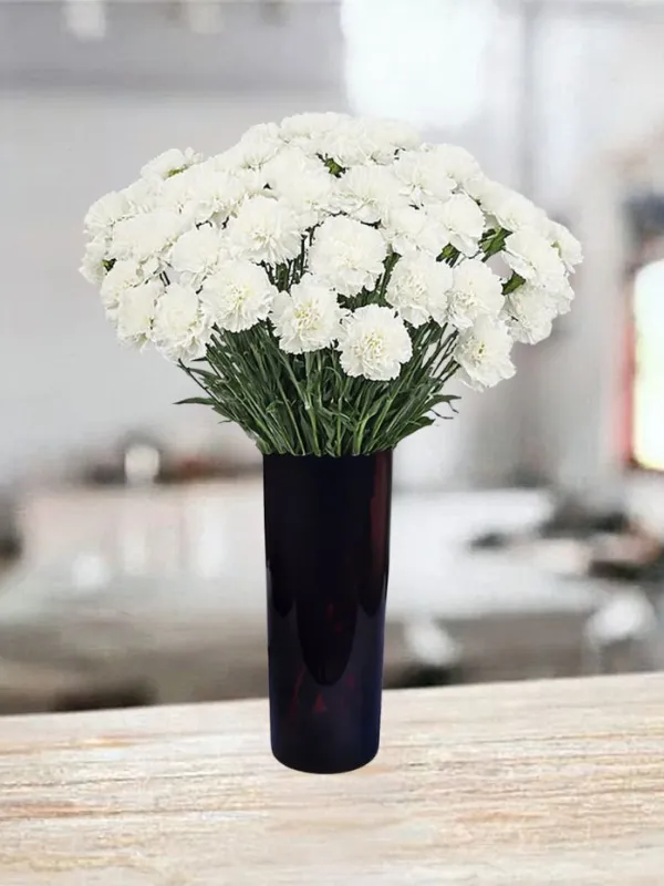 Produkt 50 białych goździków Zdjęcie