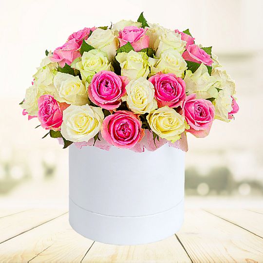 Flowerbox 30 Kremowych i Różowych Róż